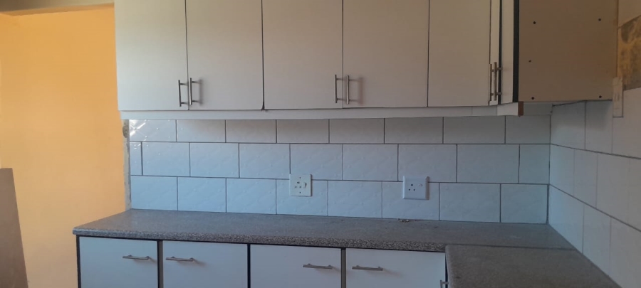 To Let 4 Bedroom Property for Rent in Southernwood Eastern Cape